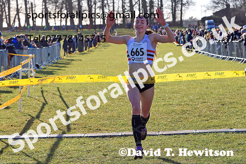 Womens under-17s 2025 Northern Cross Country Champs, Tatton Park, Knutsford, Cheshire. Photo: David T. Hewitson/Sports for All Pics